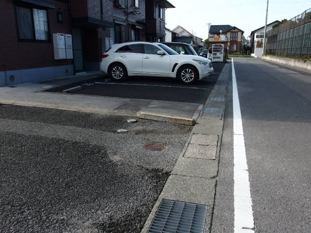 セジュール睦Ｃの駐車場