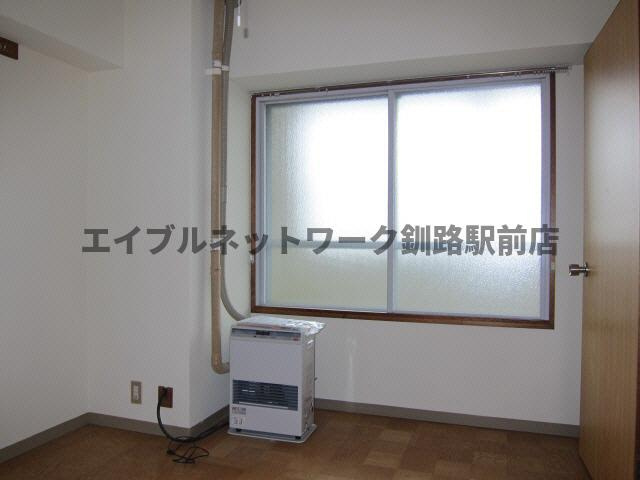 大栄マンション鶴ヶ岱の洋室