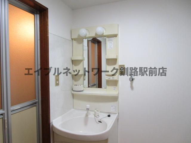 大栄マンション鶴ヶ岱の洗面所