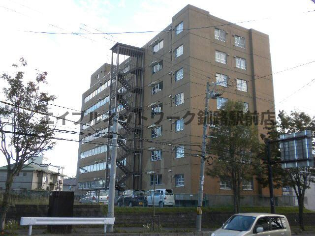 大栄マンション鶴ヶ岱の外観