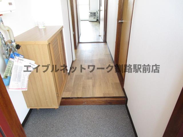 大栄マンション鶴ヶ岱の玄関