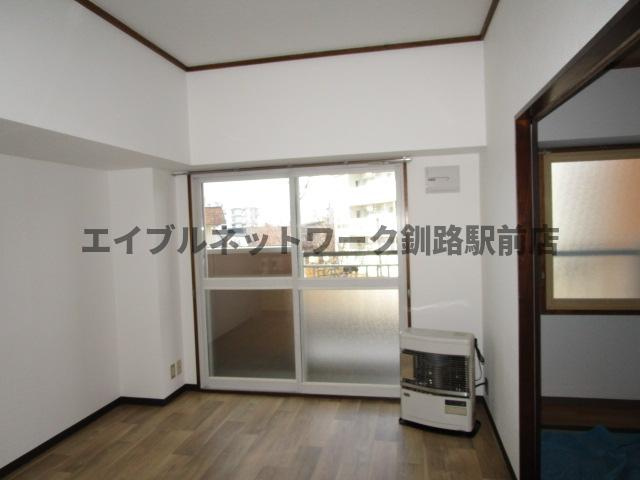 大栄マンション鶴ヶ岱の居間・リビング