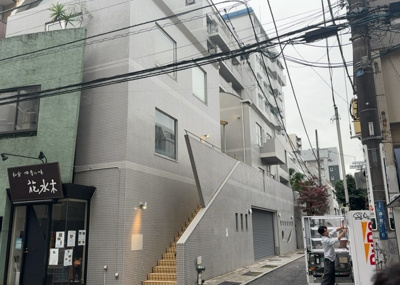 【外観】 | サンビュー南町 | マンションの外観は非常に重要なポイントです！外観の善し悪しは資産価値に大きな影響を与えます。外観のいいマンションを購入することで、高値で売却がしやすく、買い手が見つかりやすいというメリットがあります。