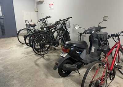 【駐輪場】 | サンビュー南町 | マンションの駐輪場は、事前に空きがあるか確認を取ると安心です。せっかく入居したのに駐輪スペースがない！なんてことになったら大変ですよね。そこで、内見時や購入前にはまず事前に確認しておくと良いでしょう。