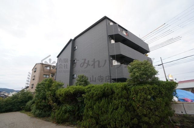 AILE中山寺の外観