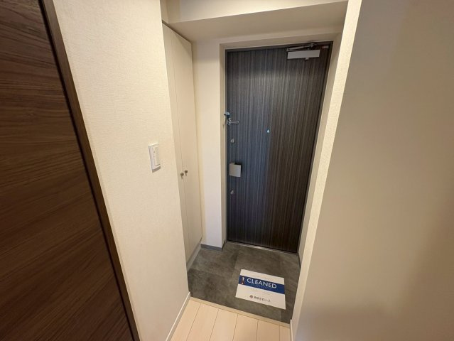 ラクラス下総中山の玄関