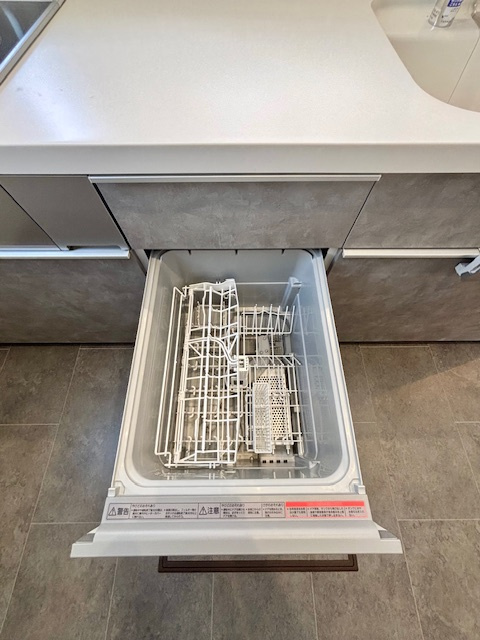 久留米市津福今町　10号地のキッチン|食洗器で楽々後片付け♪