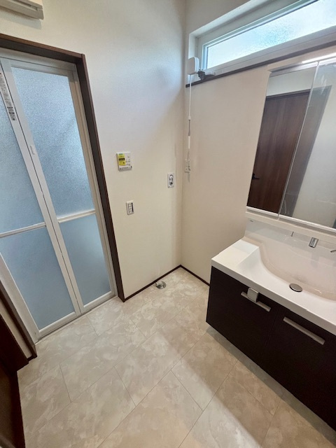 久留米市津福今町　10号地の洗面所