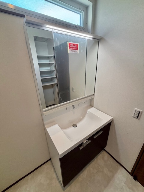 久留米市津福今町　10号地の独立洗面台