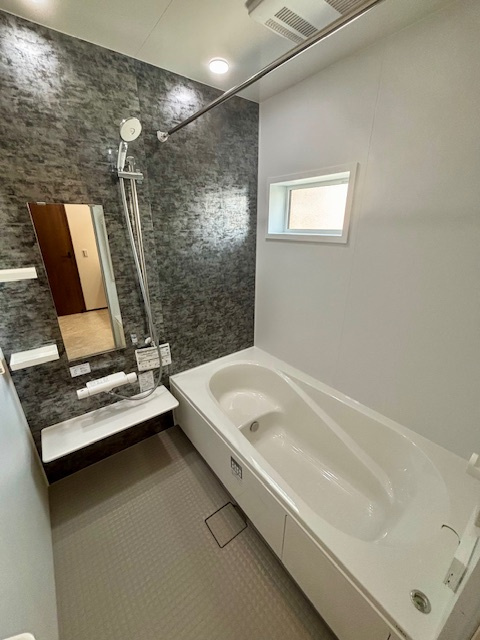 久留米市津福今町　10号地の浴室