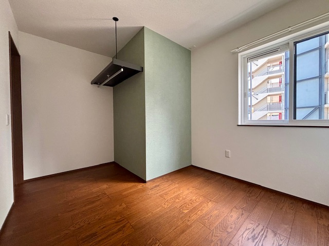 久留米市津福今町　10号地の洋室