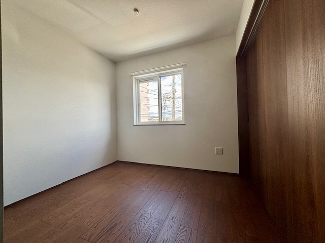 久留米市津福今町　10号地の洋室