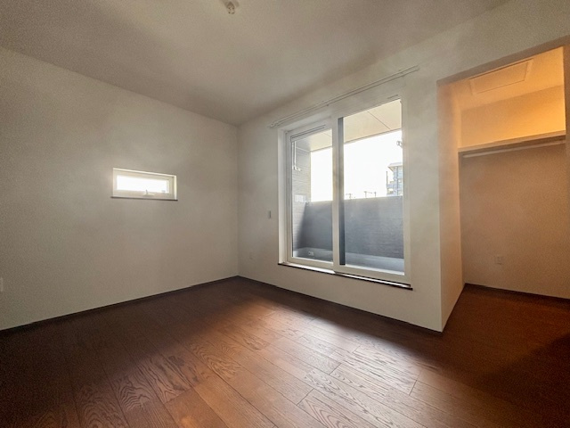 久留米市津福今町　10号地の洋室