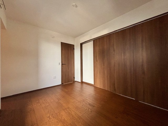 久留米市津福今町　10号地の洋室