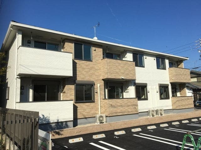 サニーコート上六名の駐車場