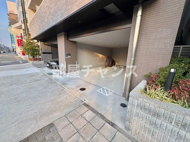 リヴシティ新栄の駐車場