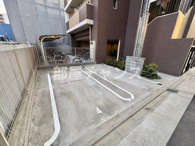 リヴシティ新栄の駐車場