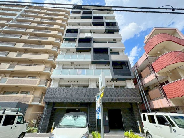 プレサンスOSAKA三国ネオスの外観