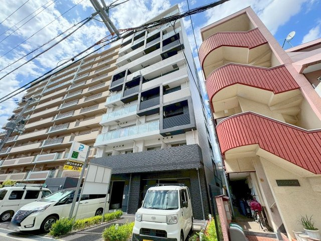 プレサンスOSAKA三国ネオスの外観