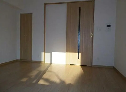 【洋室】 | ルーブル豊島千石 | 暖かいひだまりを全身で感じ取れる室内。光あふれる空間で子育てをする喜び。