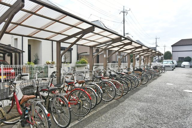 ベルドゥムール春日部の駐輪場|■お客様との会話を大切にし、一人ひとりにあった資金計画やプランをご提案致します。「家を買って終わり」ではなく、「買ってからがスタート」と考え、ご提案します。ローンのご相談は私たちにお任せ下さい。