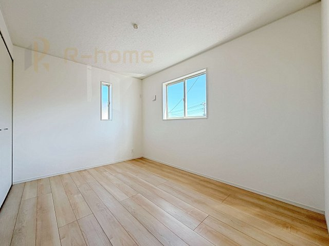 つくば市台町第3　新築戸建て　1号棟の洋室|2面窓の風通しの良い洋室です♪差し込む暖かな陽当たりで、室内がくつろげる空間に早変わりです♪