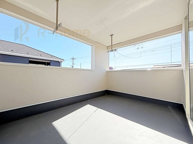 つくば市台町第3　新築戸建て　1号棟のバルコニー|急な雨でも安心のインナーバルコニー♪忙しいご夫婦も大満足♪