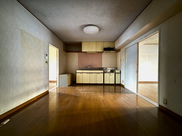 啓成ハイツ松江の居間・リビング