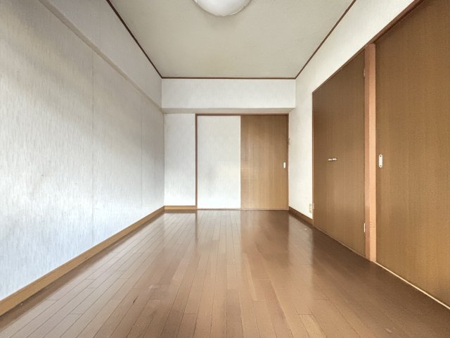 啓成ハイツ松江の洋室