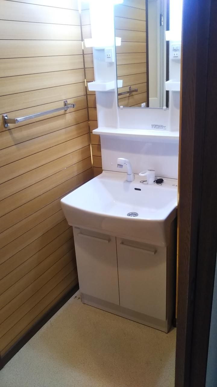 ガーデンクレス弐番館の独立洗面台