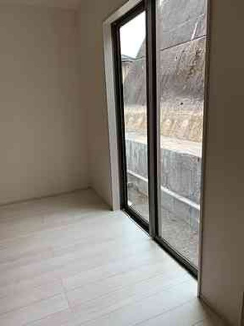 双葉ヶ丘一丁目貸家のバルコニー