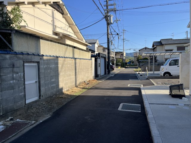 貝塚市森　古家付き土地の前面道路含む現地写真|前面道路含む現地写真です