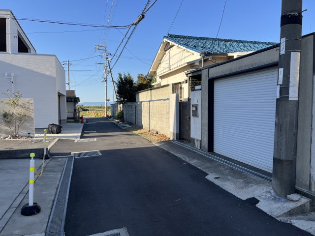 貝塚市森　古家付き土地の前面道路含む現地写真|前面道路含む現地写真です