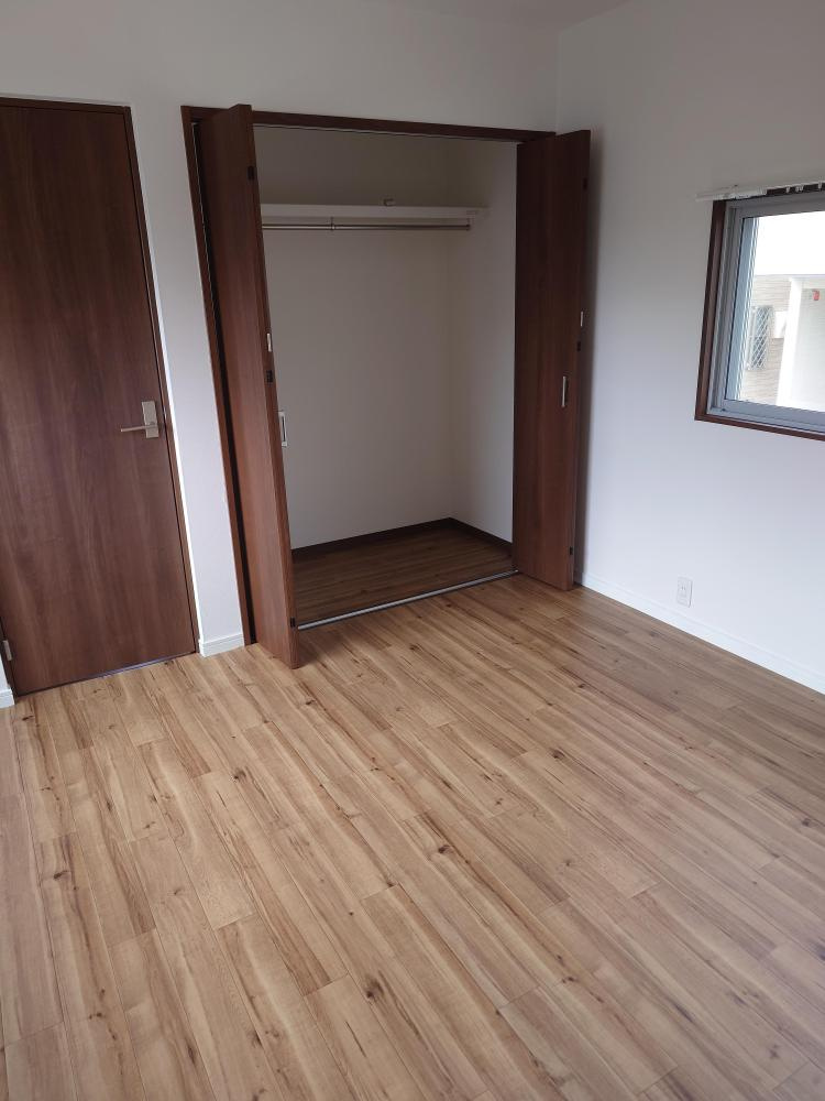 神戸市東灘区森北町4丁目戸建の洋室