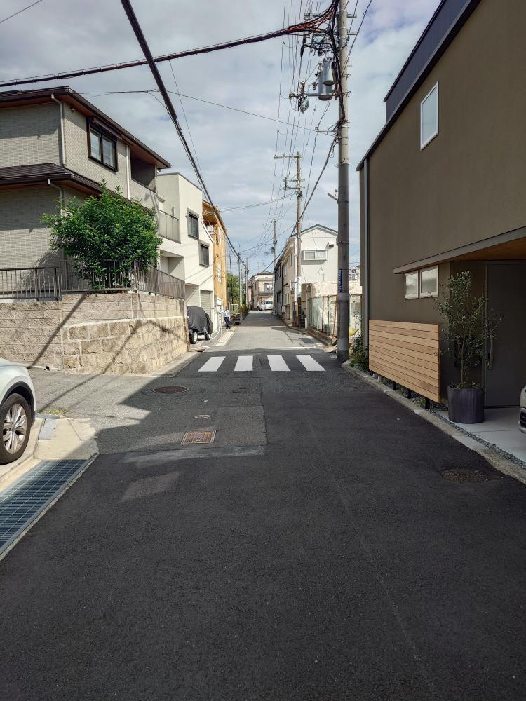 神戸市東灘区森北町4丁目戸建の前面道路含む現地写真