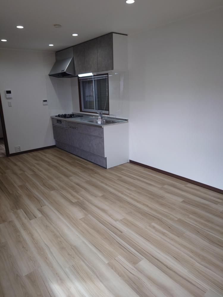 神戸市東灘区森北町4丁目戸建の居間・リビング