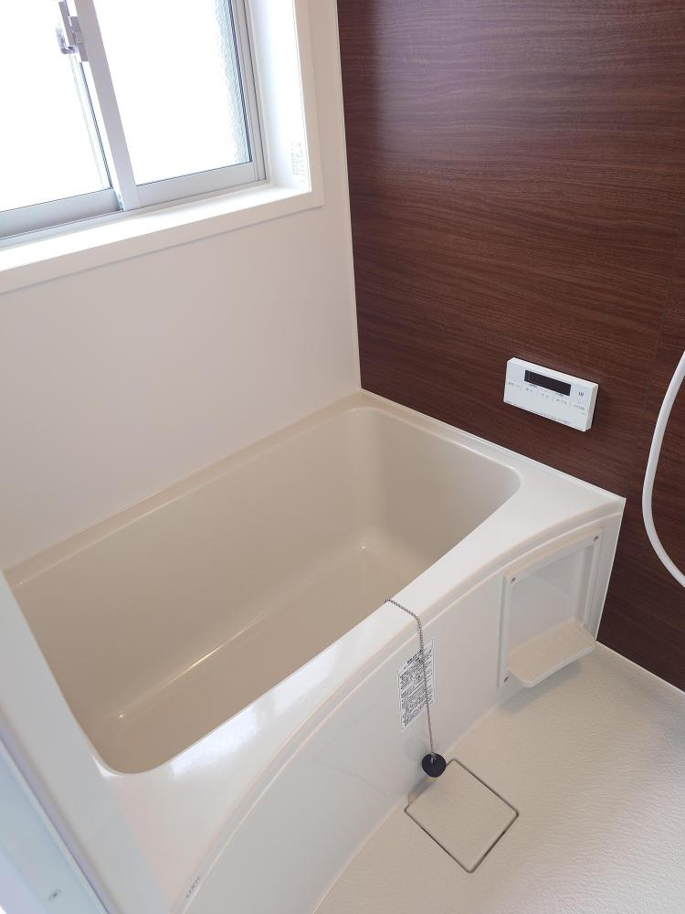 神戸市東灘区森北町4丁目戸建の浴室