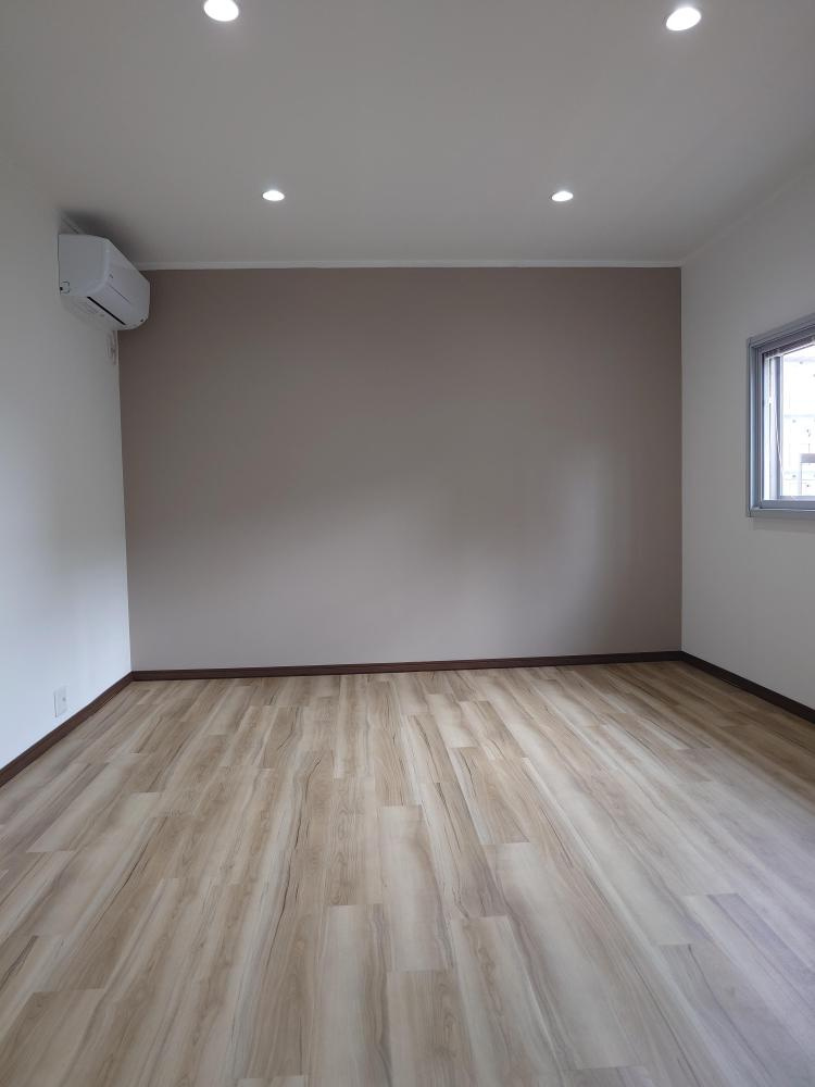 神戸市東灘区森北町4丁目戸建の洋室