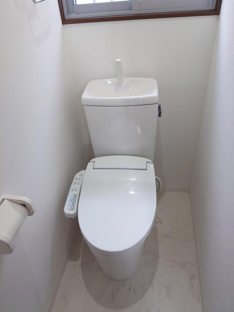 神戸市東灘区森北町4丁目戸建のトイレ