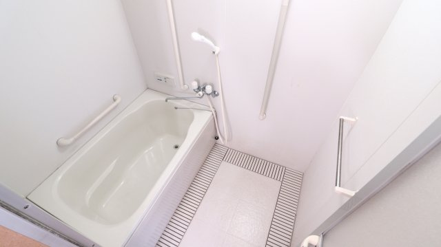 クレール塩屋の浴室