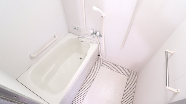 クレール塩屋の浴室