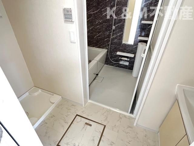 フェリーチェの洗面所|ゆったりとスペースのある洗面所