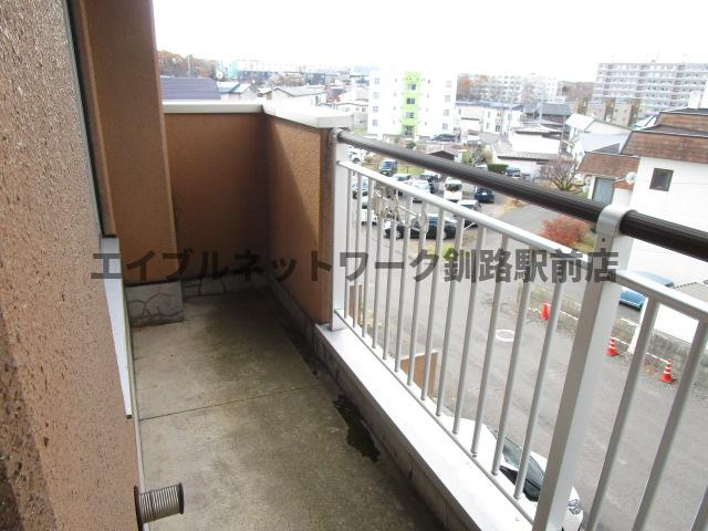 大栄マンション鶴ヶ岱のバルコニー