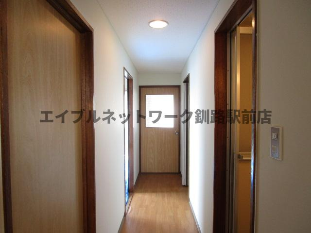 大栄マンション鶴ヶ岱の玄関