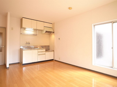 【内装】 | エーデルハイツ | 明るい室内です