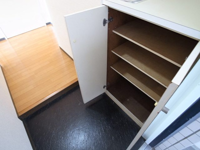 【玄関】 | エーデルハイツ | 明るい玄関です