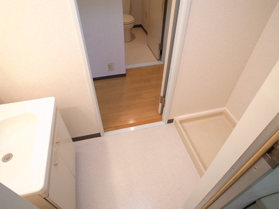 【洗面所】 | エーデルハイツ | 広い洗面スペース