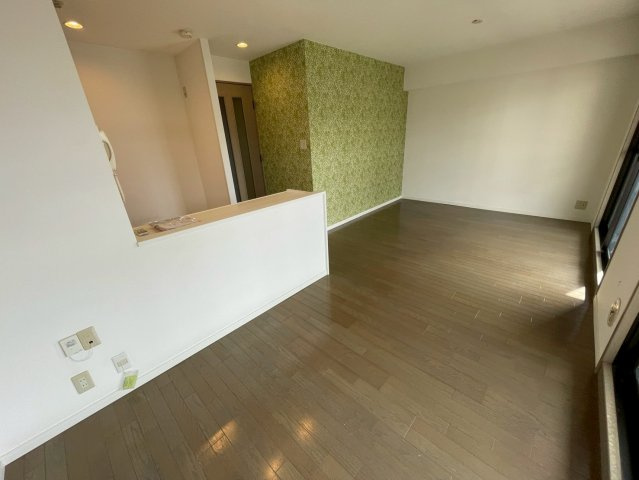 プラスワン芦屋の居間・リビング