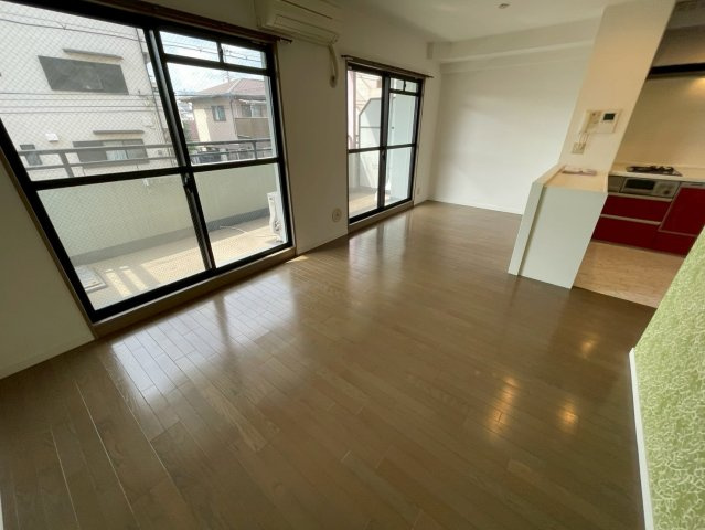 プラスワン芦屋の居間・リビング