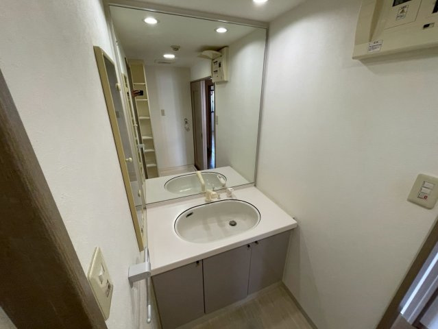 プラスワン芦屋の洗面所